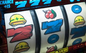 Bangladesh adult browsing the 2018 apk online slots section on mobile
